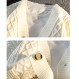 2025年 10月 1 日  JIKE# 9687   拼民族風開胸冷衫毛衣 JJ2