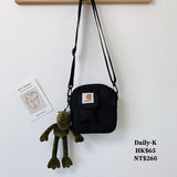 DP#  簡約小橙色logo 小斜背包